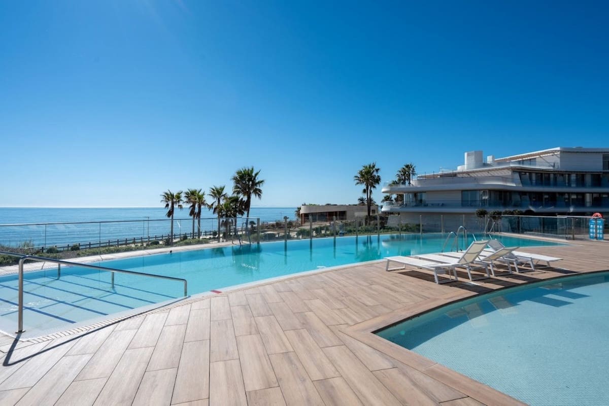 2 chambre Appartement à vendre à Estepona avec piscine garage - 888 000 € (Ref: 10065114)