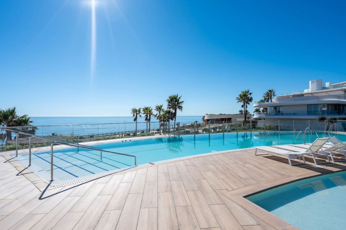 2 chambre Appartement à vendre à Estepona avec piscine garage - 888 000 € (Ref: 10065114)