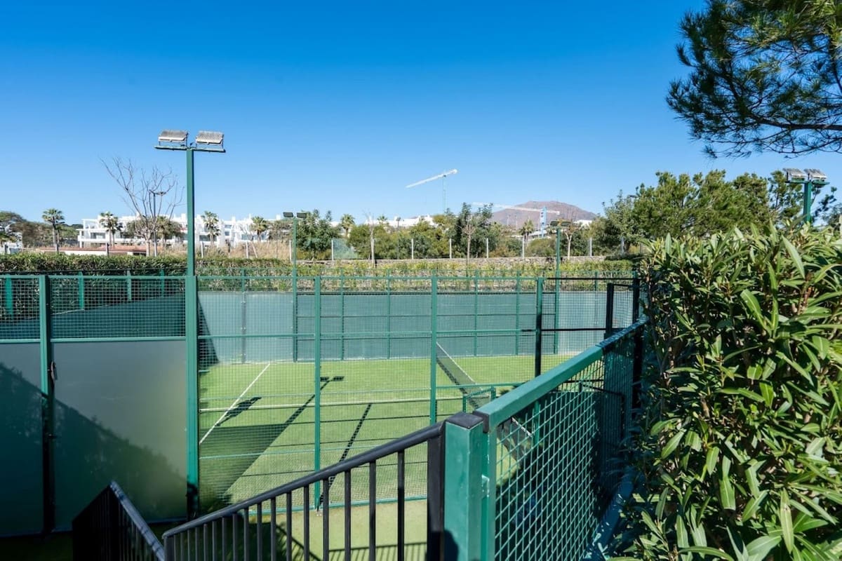 2 chambre Appartement à vendre à Estepona avec piscine garage - 888 000 € (Ref: 10065114)