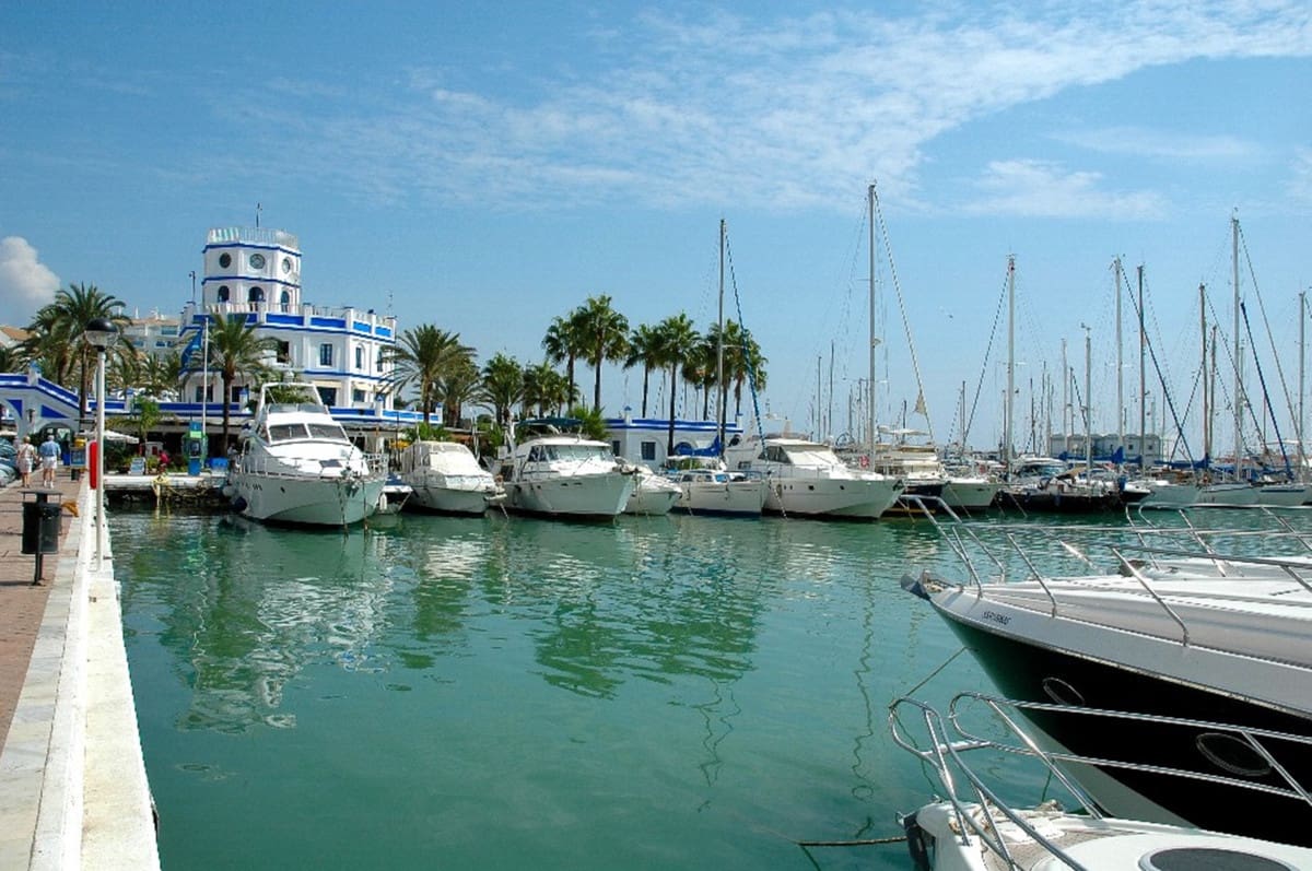 2 sypialnia Apartament na sprzedaż w Estepona z basenem garażem - 880 000 € (Ref: 10065115)