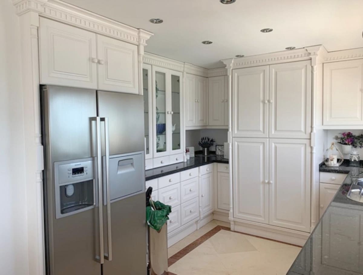 2 sypialnia Apartament na sprzedaż w Estepona z basenem garażem - 880 000 € (Ref: 10065115)