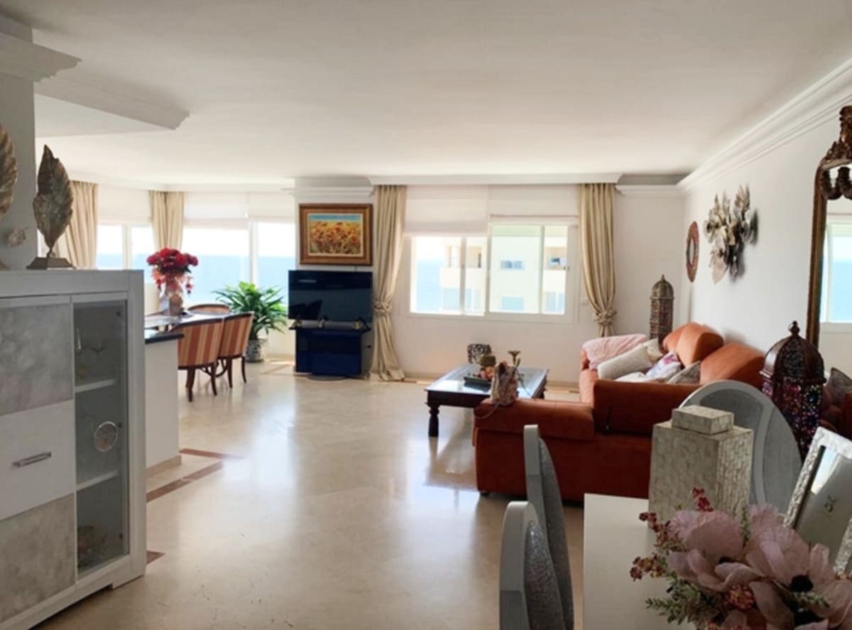 2 sypialnia Apartament na sprzedaż w Estepona z basenem garażem - 880 000 € (Ref: 10065115)