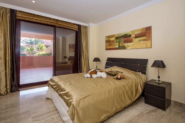 4 Zimmer Apartment zu verkaufen in New Golden Mile, Estepona mit Pool Garage - 845.000 € (Ref: 10065116)