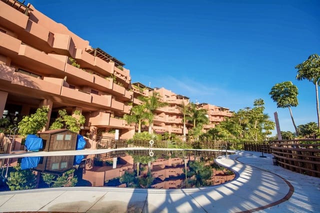 4 Zimmer Apartment zu verkaufen in New Golden Mile, Estepona mit Pool Garage - 845.000 € (Ref: 10065116)