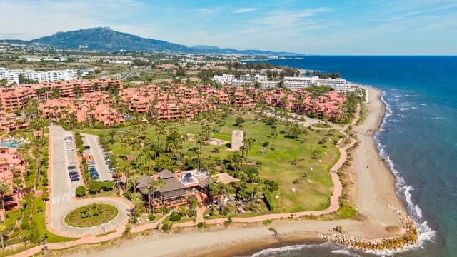 4 Zimmer Apartment zu verkaufen in New Golden Mile, Estepona mit Pool Garage - 845.000 € (Ref: 10065116)