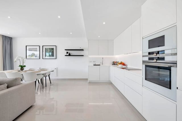 2 bedroom Apartment for sale in Estepona with pool garage - € 825,000 (Ref: 10065117)
