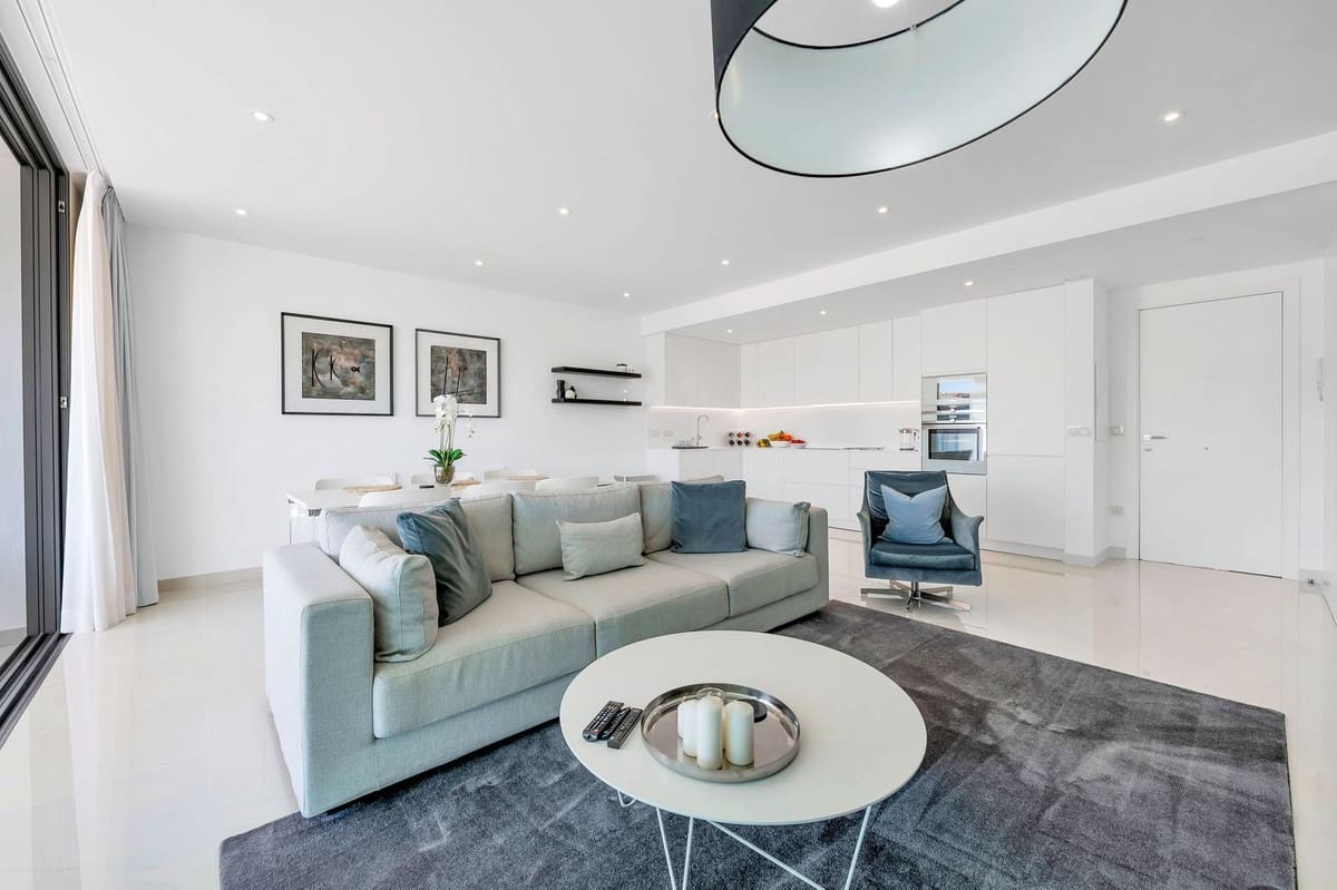 2 bedroom Apartment for sale in Estepona with pool garage - € 825,000 (Ref: 10065117)