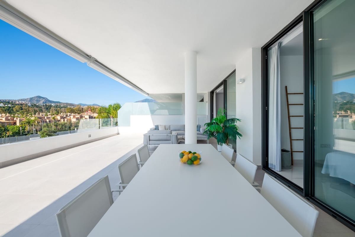 2 bedroom Apartment for sale in Estepona with pool garage - € 825,000 (Ref: 10065117)