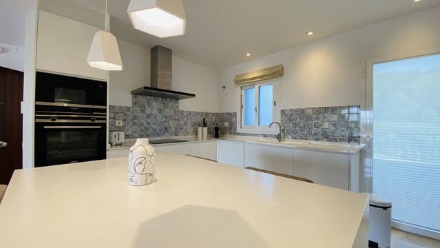 3 makuuhuone Huoneisto myytävänä paikassa El Paraiso, Estepona mukana uima-altaan 
autotalli - 619 000 € (Ref: 10073022)