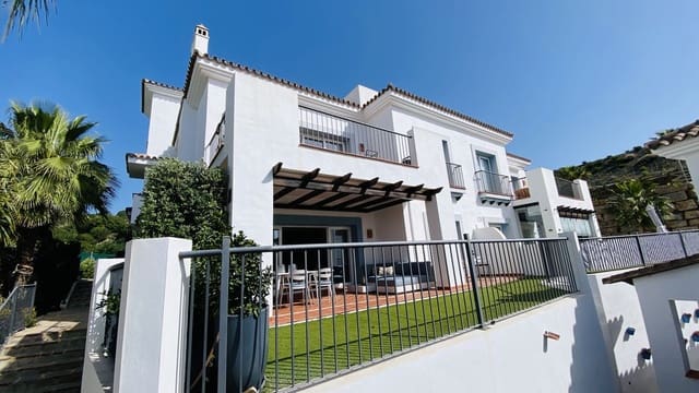 3 makuuhuone Huoneisto myytävänä paikassa El Paraiso, Estepona mukana uima-altaan 
autotalli - 619 000 € (Ref: 10073022)