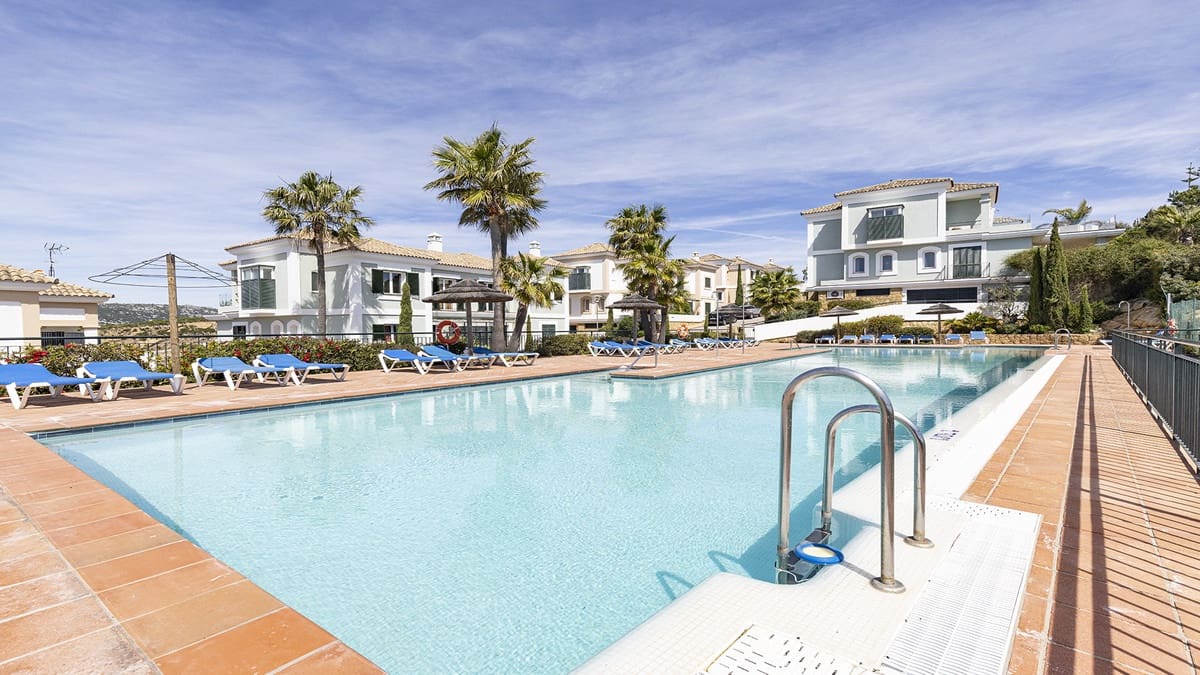 3 Zimmer Apartment zu verkaufen in Casares mit Pool Garage - 560.000 € (Ref: 10073023)