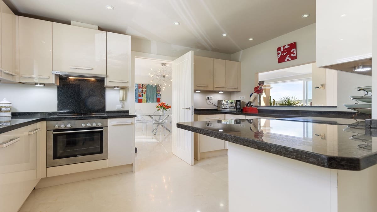 3 Zimmer Apartment zu verkaufen in Casares mit Pool Garage - 560.000 € (Ref: 10073023)