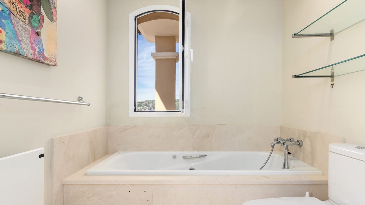 3 Zimmer Apartment zu verkaufen in Casares mit Pool Garage - 560.000 € (Ref: 10073023)
