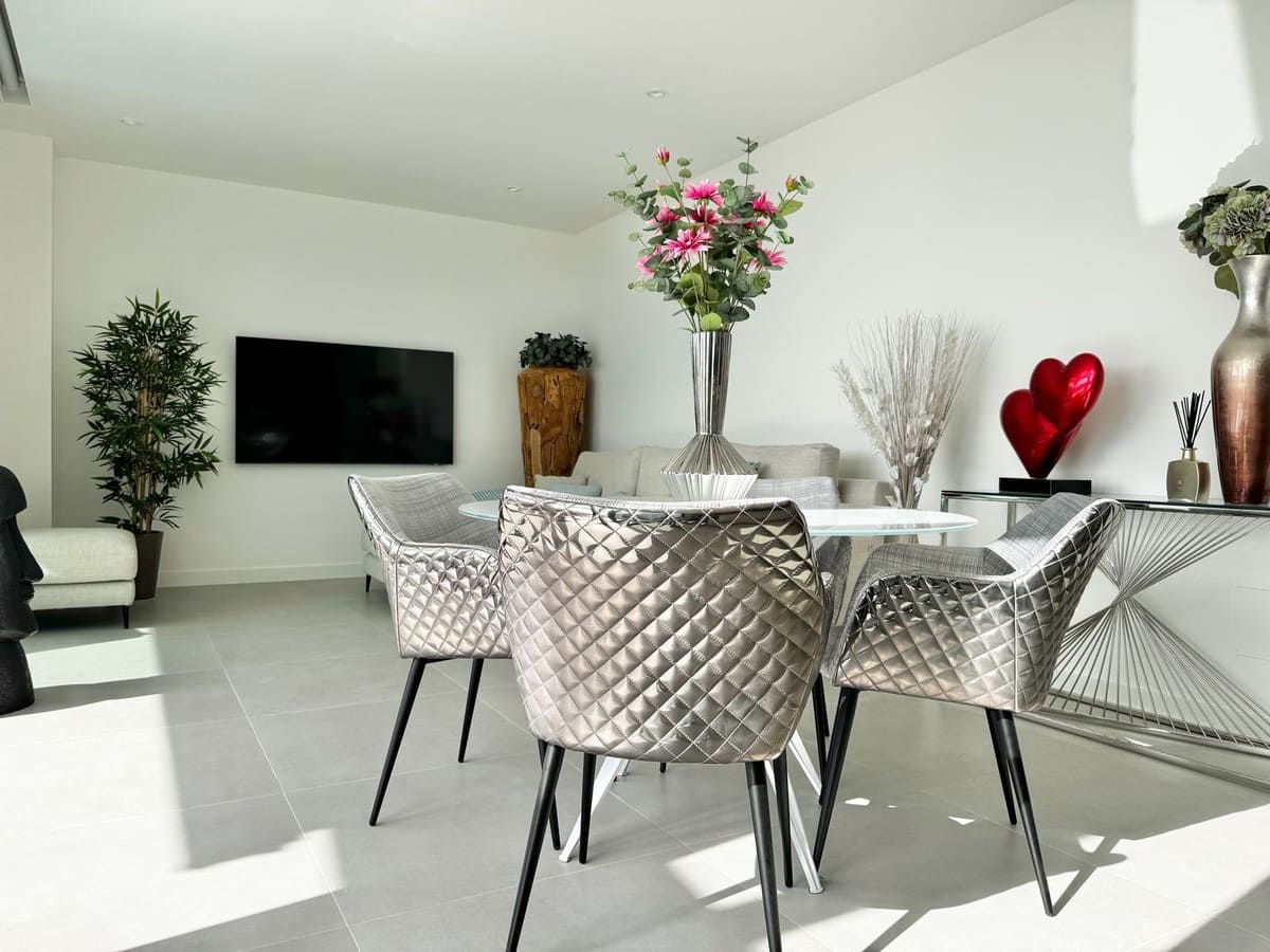 2 Zimmer Apartment zu verkaufen in Fuengirola mit Pool Garage - 899.000 € (Ref: 10073026)