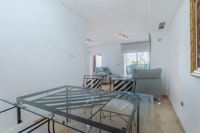 Casa de 3 habitaciones en El Rosario, Marbella en venta con piscina garaje - 790.000 € (Ref: 10073027)
