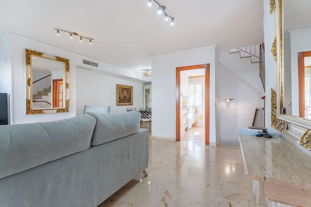 Casa de 3 habitaciones en El Rosario, Marbella en venta con piscina garaje - 790.000 € (Ref: 10073027)