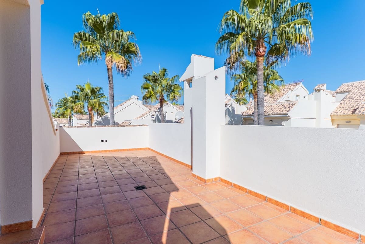 Casa de 3 habitaciones en El Rosario en venta con piscina garaje - 790.000 € (Ref: 10073027)