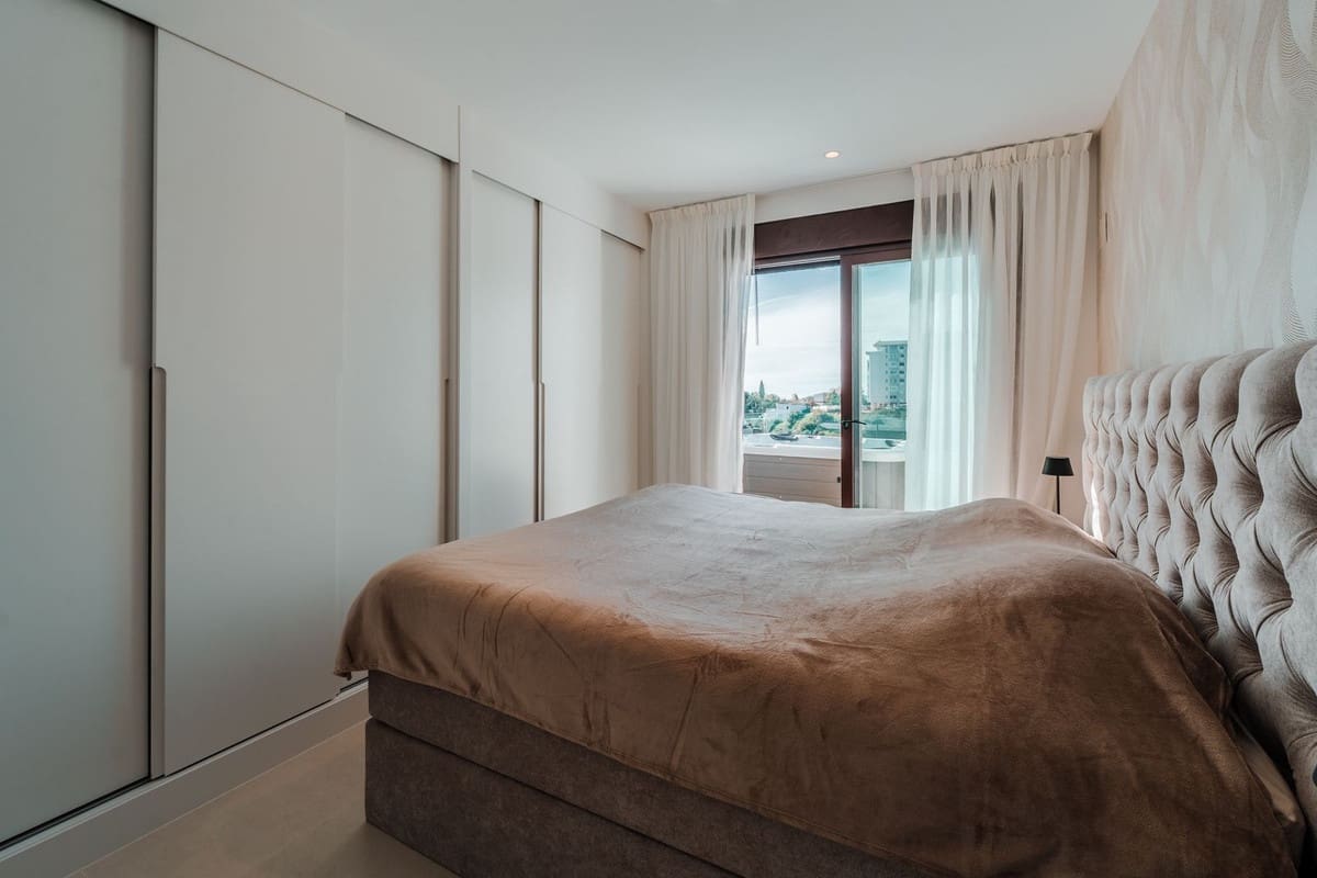 2 slaapkamer Appartement te koop in Fuengirola - € 925.000 (Ref: 10073028)