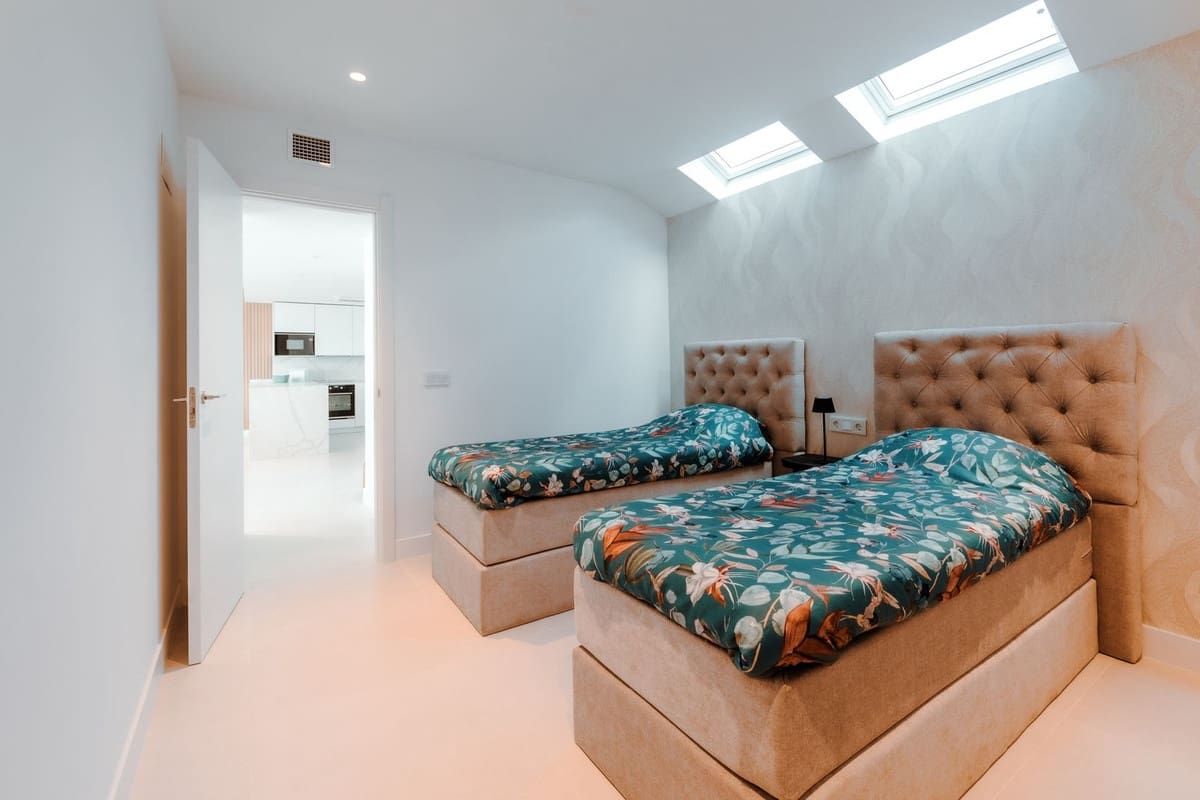 2 slaapkamer Appartement te koop in Fuengirola - € 925.000 (Ref: 10073028)