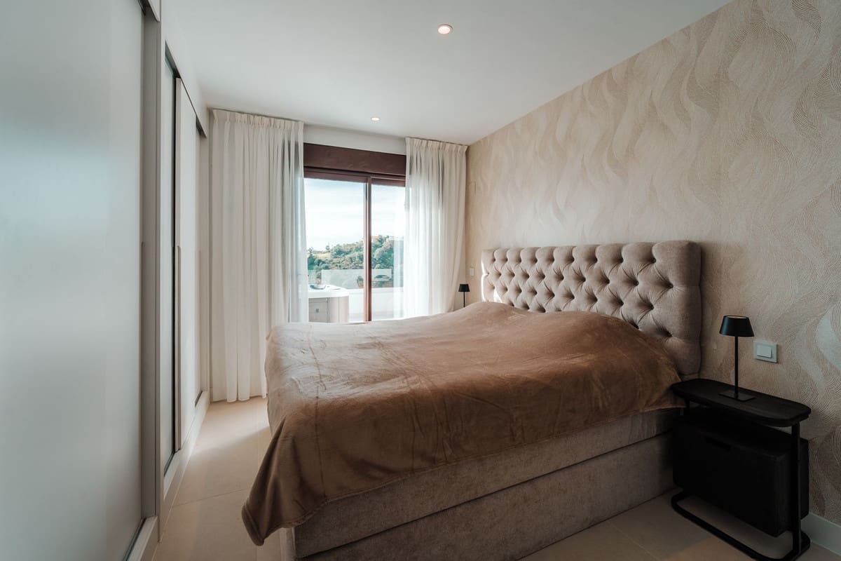 2 slaapkamer Appartement te koop in Fuengirola - € 925.000 (Ref: 10073028)