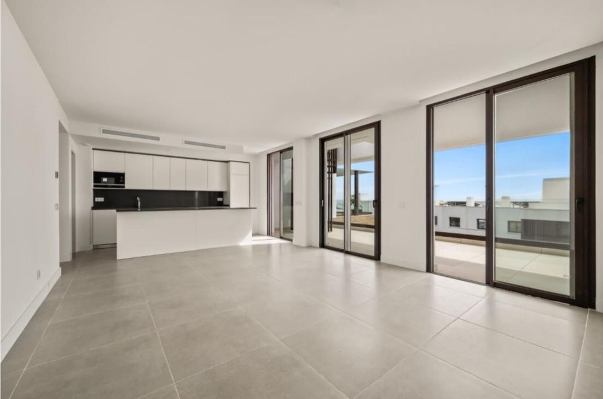 2 bedroom Apartment for sale in Fuengirola with pool garage - € 995,000 (Ref: 10073030)