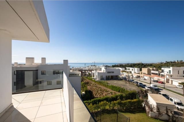 2 bedroom Apartment for sale in Fuengirola with pool garage - € 995,000 (Ref: 10073030)