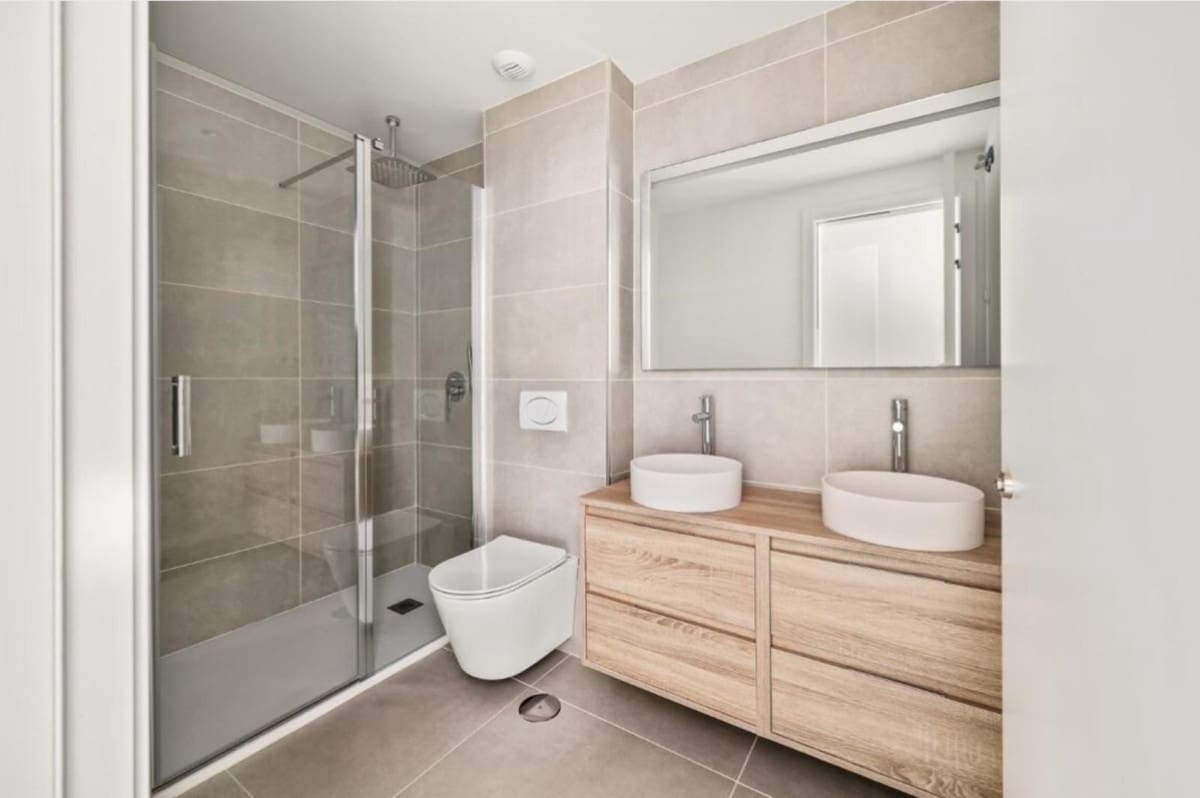 2 bedroom Apartment for sale in Fuengirola with pool garage - € 995,000 (Ref: 10073030)
