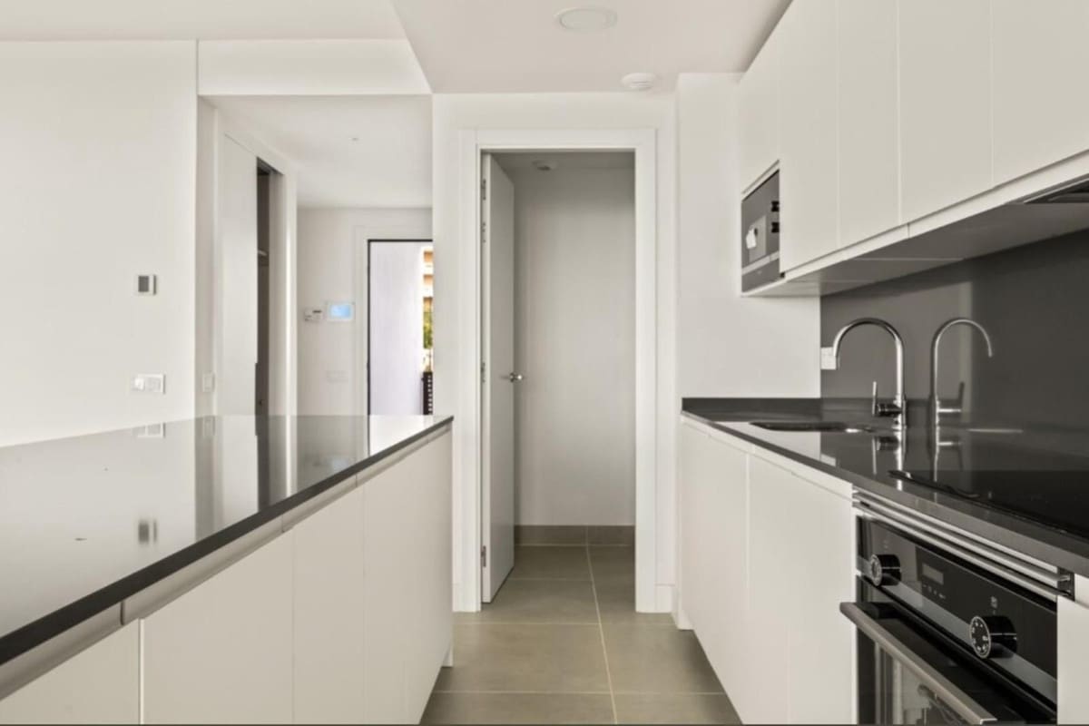 2 bedroom Apartment for sale in Fuengirola with pool garage - € 995,000 (Ref: 10073030)