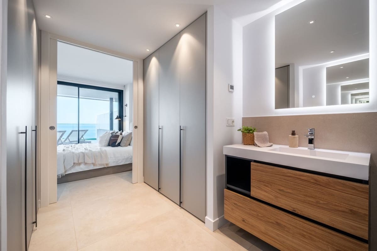 2 Zimmer Apartment zu verkaufen in Fuengirola mit Pool Garage - 995.000 € (Ref: 10073033)