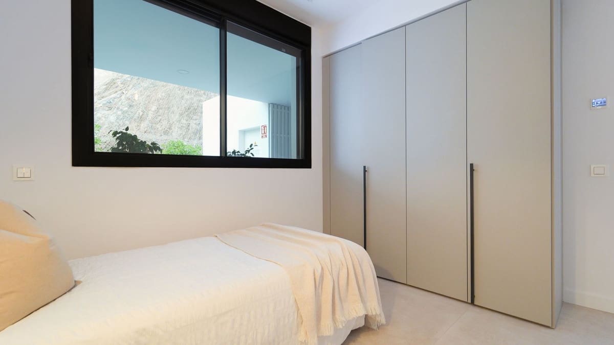 2 Zimmer Apartment zu verkaufen in Fuengirola mit Pool Garage - 995.000 € (Ref: 10073033)