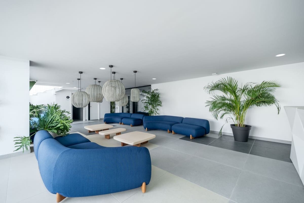 2 Zimmer Apartment zu verkaufen in Fuengirola mit Pool Garage - 995.000 € (Ref: 10073033)