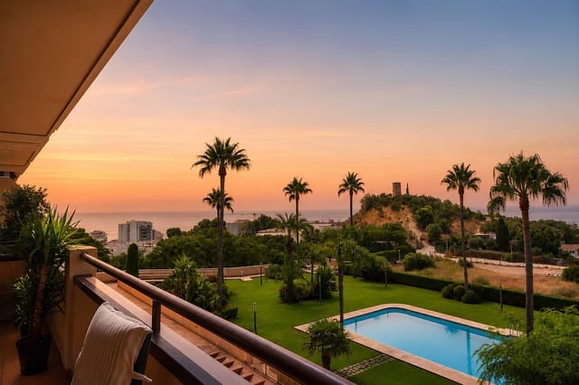 4 sypialnia Apartament na sprzedaż w Fuengirola z basenem garażem - 990 000 € (Ref: 10073034)