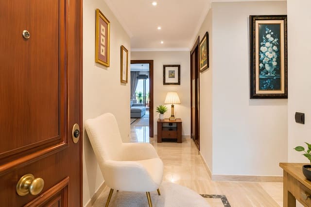 4 sypialnia Apartament na sprzedaż w Fuengirola z basenem garażem - 990 000 € (Ref: 10073034)
