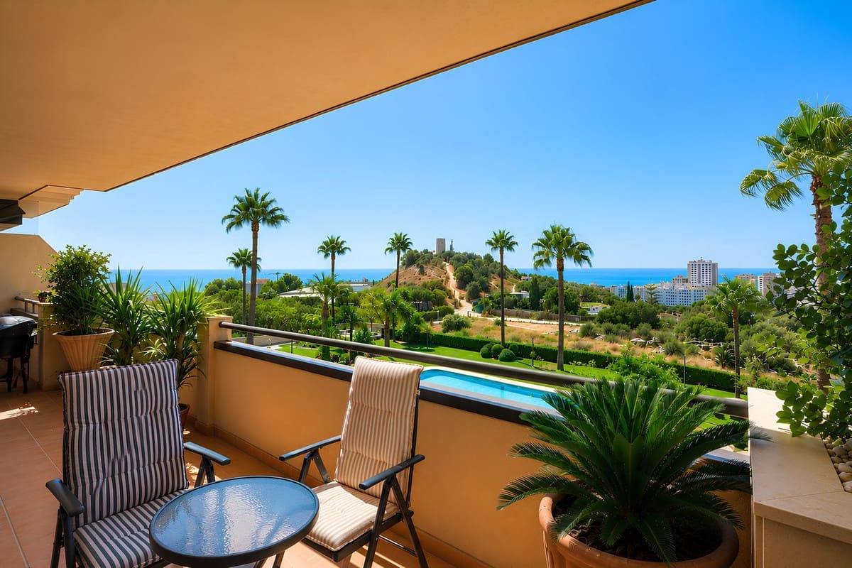 4 sypialnia Apartament na sprzedaż w Fuengirola z basenem garażem - 990 000 € (Ref: 10073034)