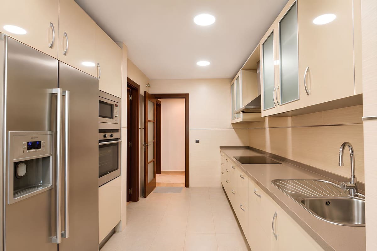 4 sypialnia Apartament na sprzedaż w Fuengirola z basenem garażem - 990 000 € (Ref: 10073034)