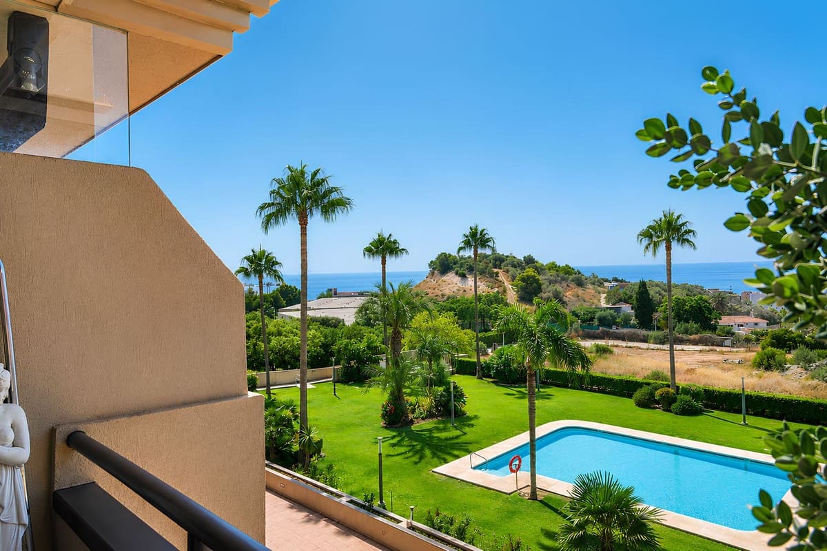 4 sypialnia Apartament na sprzedaż w Fuengirola z basenem garażem - 990 000 € (Ref: 10073034)
