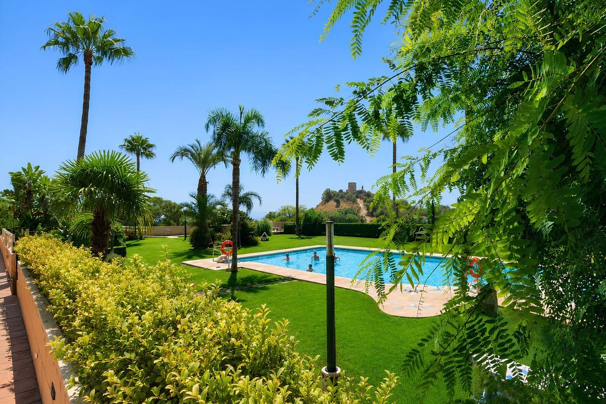 4 sypialnia Apartament na sprzedaż w Fuengirola z basenem garażem - 990 000 € (Ref: 10073034)
