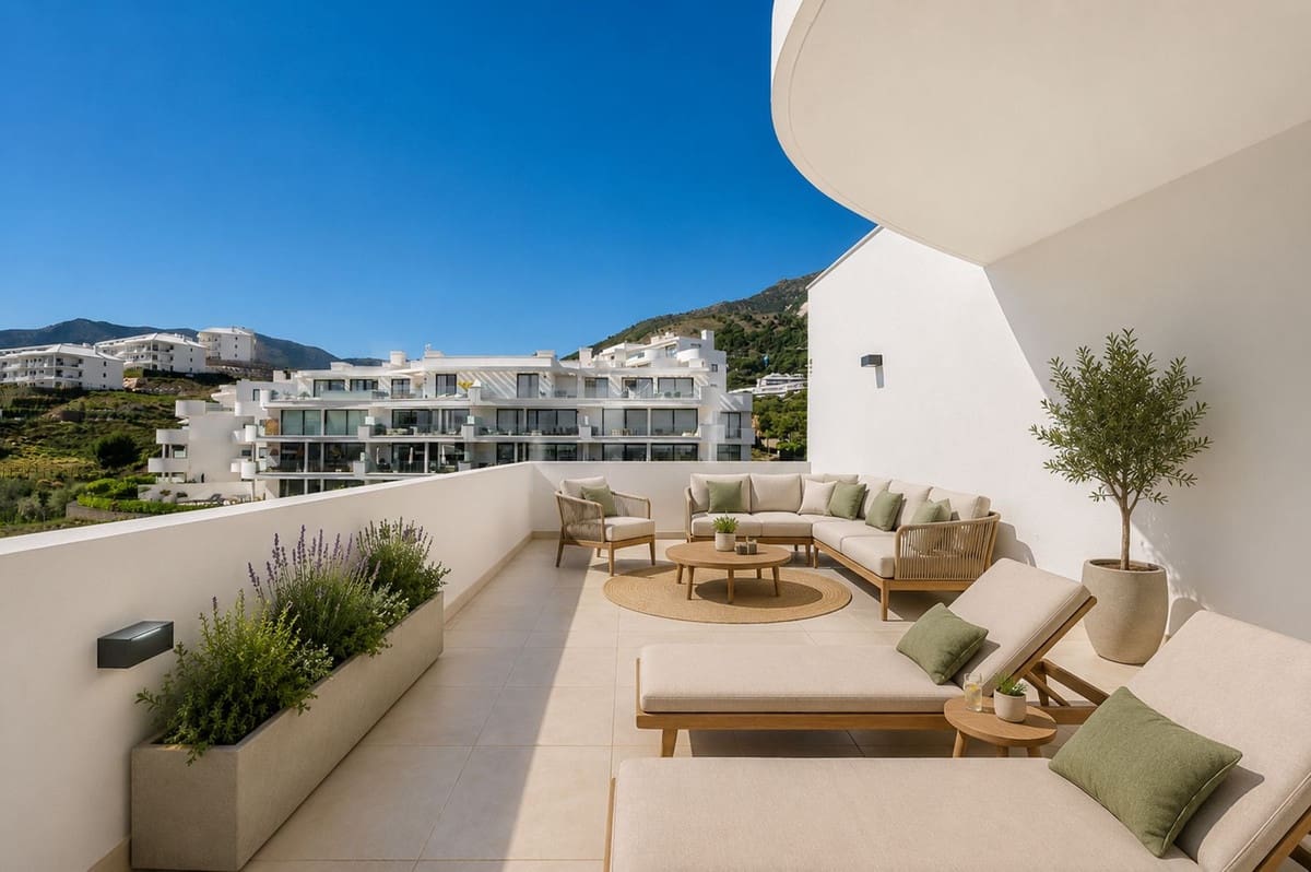 Apartamento de 3 habitaciones en Fuengirola en venta con piscina garaje - 1.325.000 € (Ref: 10073036)
