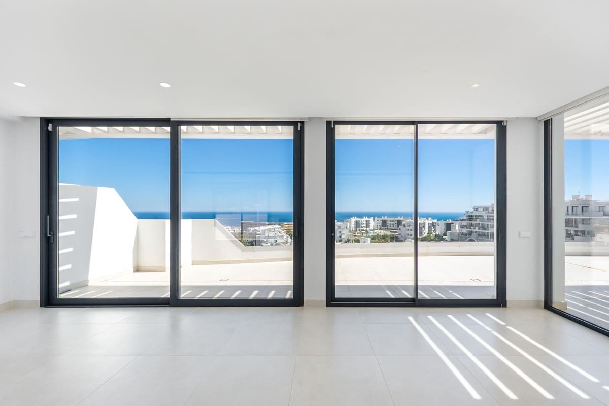 Apartamento de 3 habitaciones en Fuengirola en venta con piscina garaje - 1.325.000 € (Ref: 10073036)