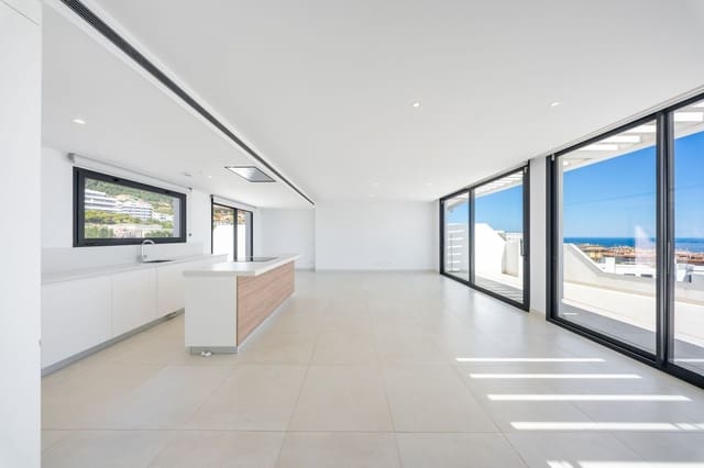 3 Zimmer Apartment zu verkaufen in Fuengirola mit Pool Garage - 1.325.000 € (Ref: 10073036)