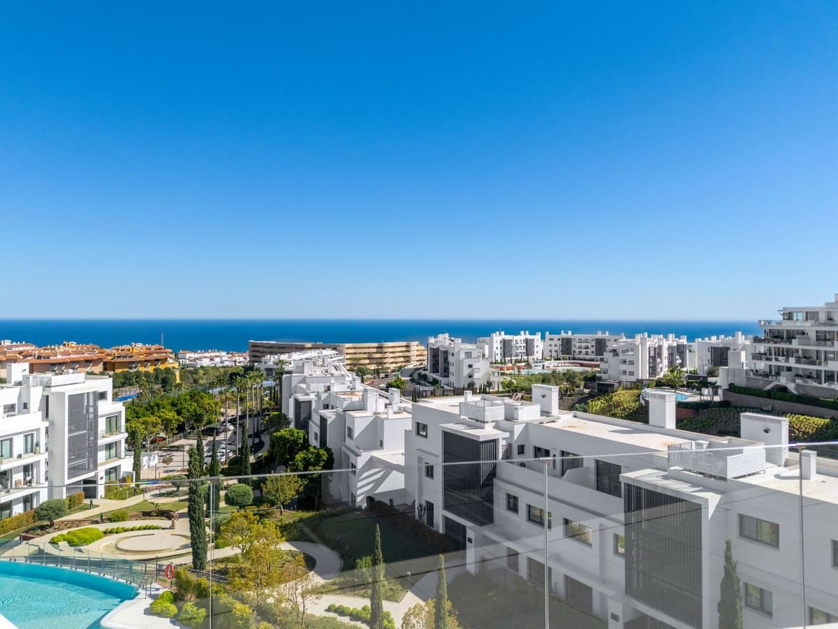 Apartamento de 3 habitaciones en Fuengirola en venta con piscina garaje - 1.325.000 € (Ref: 10073036)