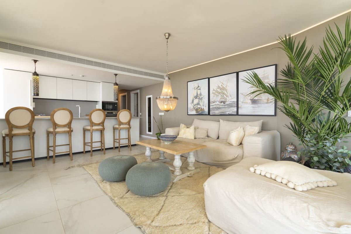 2 soverom Leilighet til salgs i Fuengirola med svømmebasseng garasje - € 1 199 000 (Ref: 10073037)