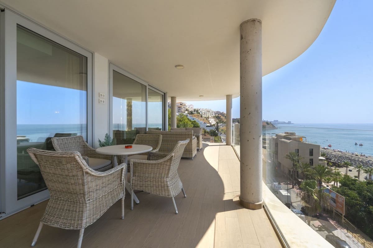 2 soverom Leilighet til salgs i Fuengirola med svømmebasseng garasje - € 1 199 000 (Ref: 10073037)
