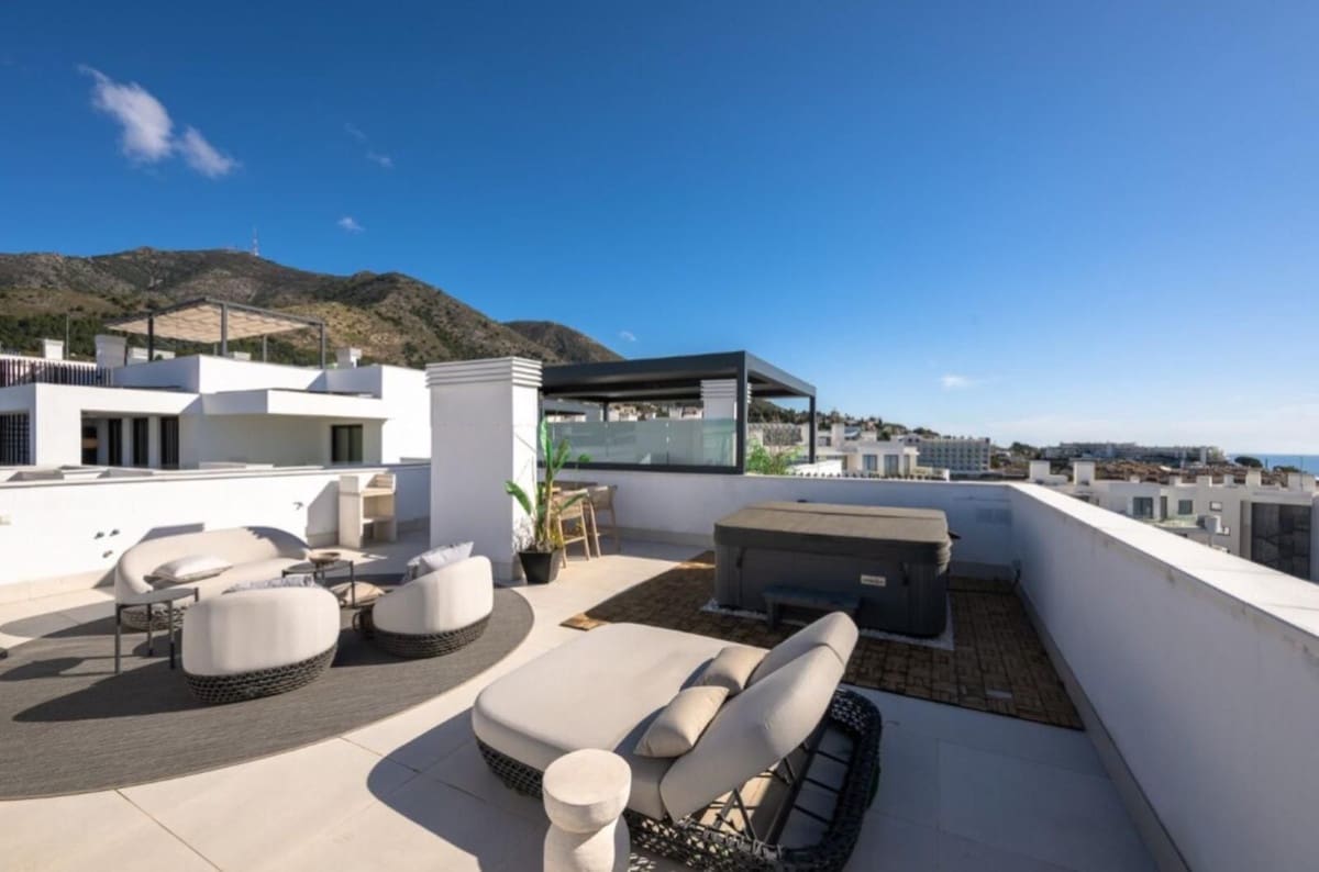 2 soveværelse Lejlighed til salg i Fuengirola med swimmingpool garage - € 1.100.000 (Ref: 10073038)