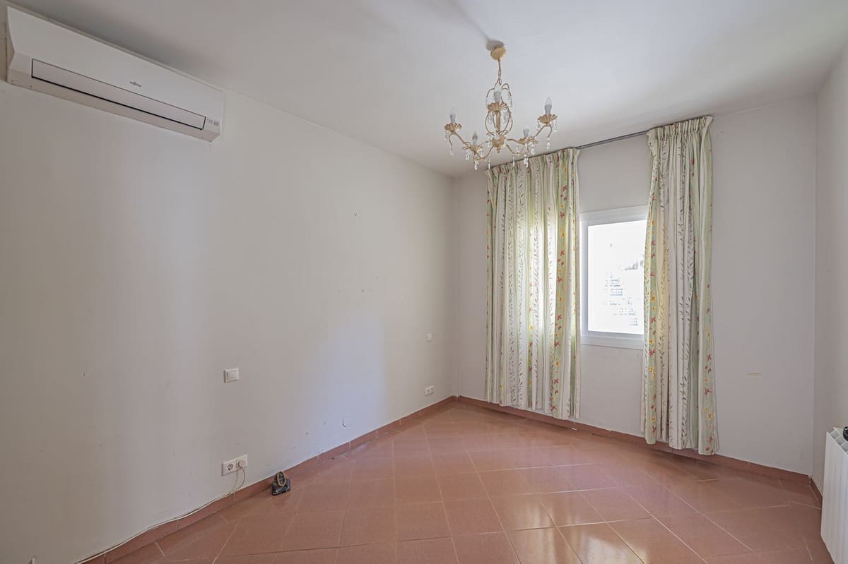 4 Zimmer Villa zu verkaufen in El Paraiso mit Pool Garage - 1.700.000 € (Ref: 10073039)