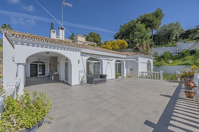 4 Zimmer Villa zu verkaufen in El Paraiso, Estepona mit Pool Garage - 1.700.000 € (Ref: 10073039)