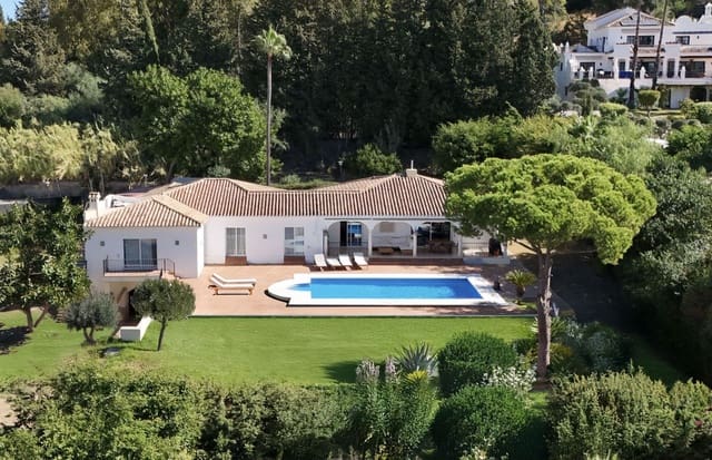 4 Zimmer Villa zu verkaufen in El Paraiso, Estepona mit Pool Garage - 1.695.000 € (Ref: 10073040)
