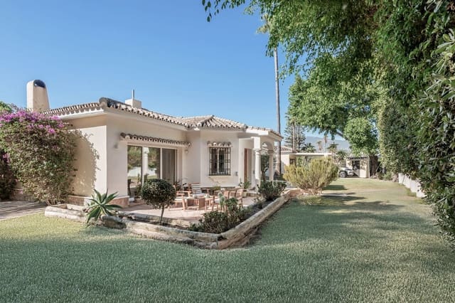 4 Zimmer Villa zu verkaufen in El Paraiso, Estepona mit Pool Garage - 1.695.000 € (Ref: 10073040)