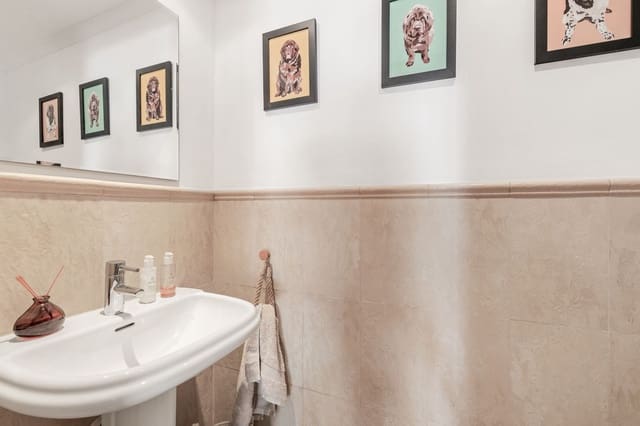 4 Zimmer Villa zu verkaufen in El Paraiso, Estepona mit Pool Garage - 1.695.000 € (Ref: 10073040)