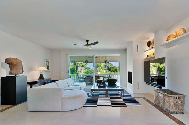 3 makuuhuone Huvila myytävänä paikassa El Paraiso, Estepona mukana 
autotalli - 1 650 000 € (Ref: 10073041)